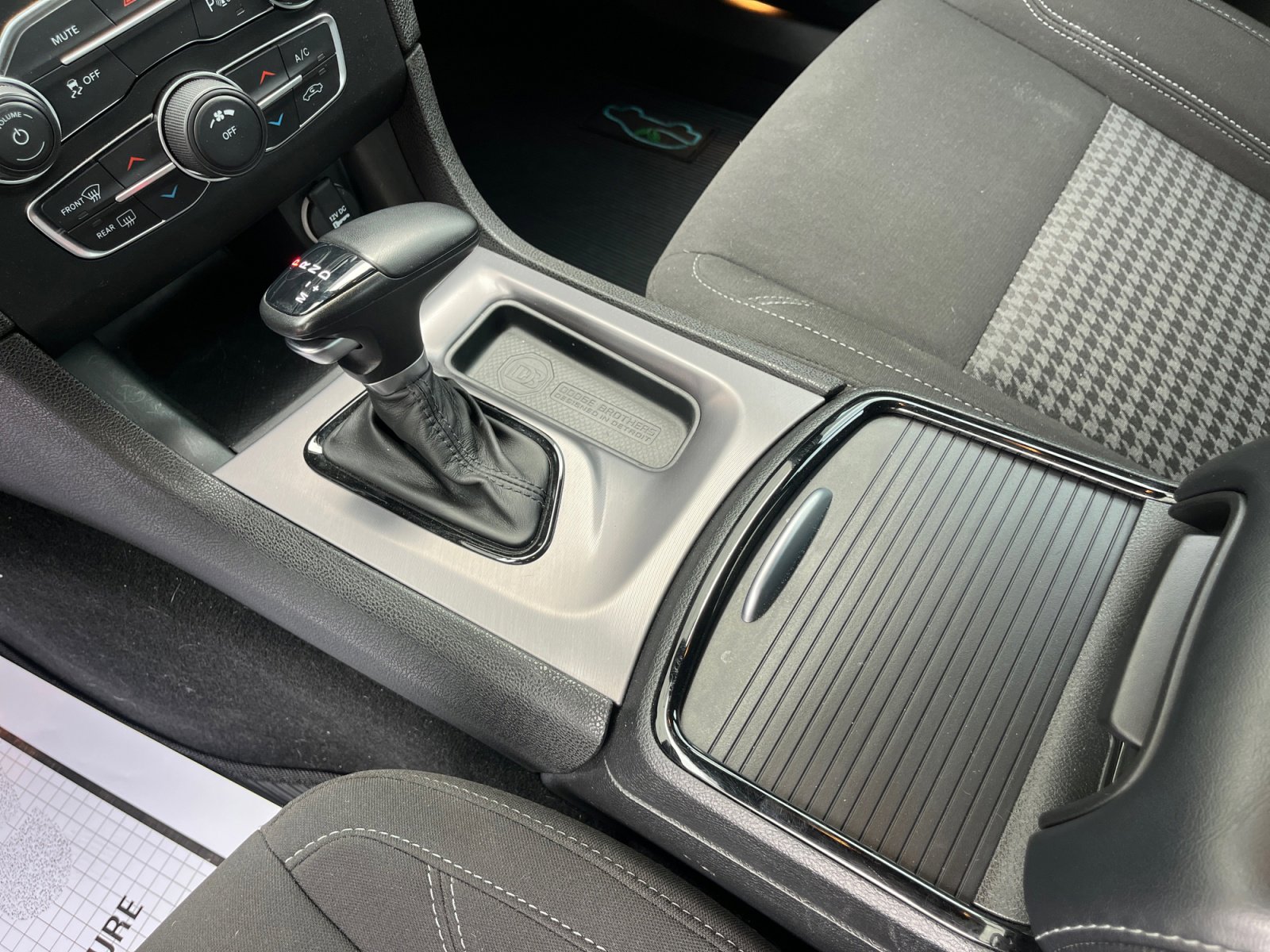 Used 2023 Dodge Charger SXT w/ Blacktop Package image 23