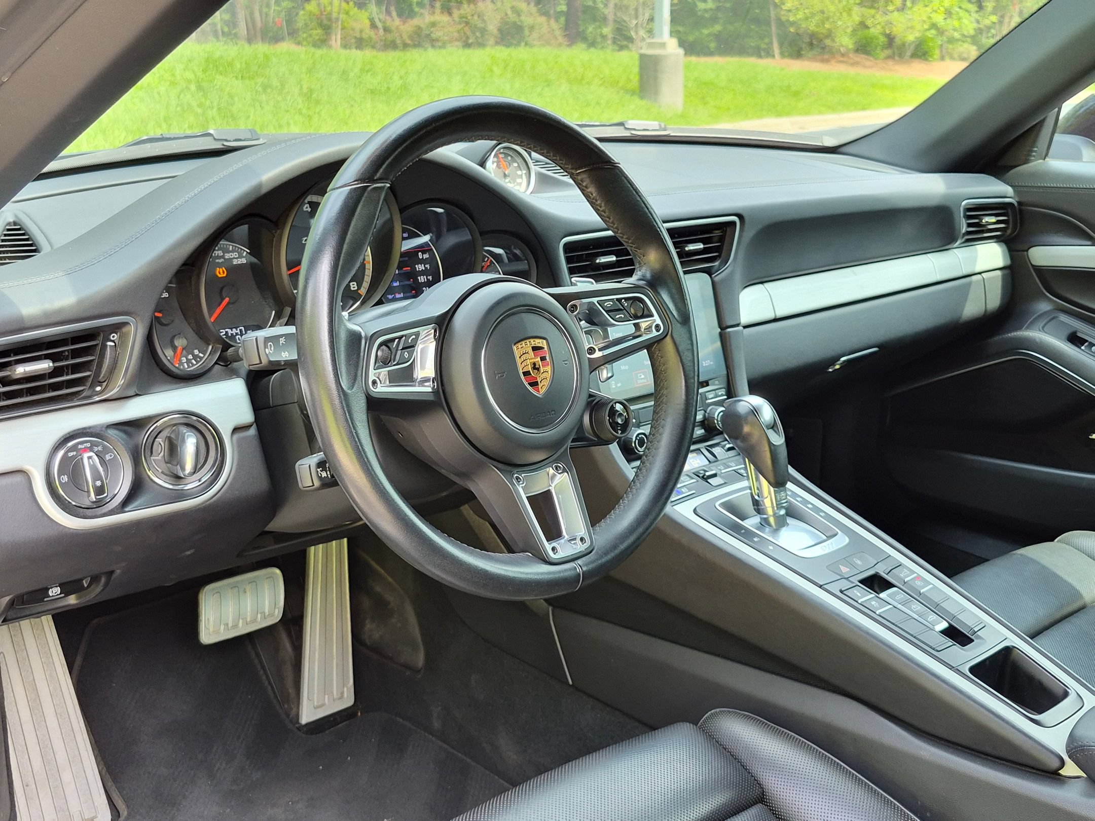 Certified 2018 Porsche 911 4 Cabriolet AWD/4WD image 4