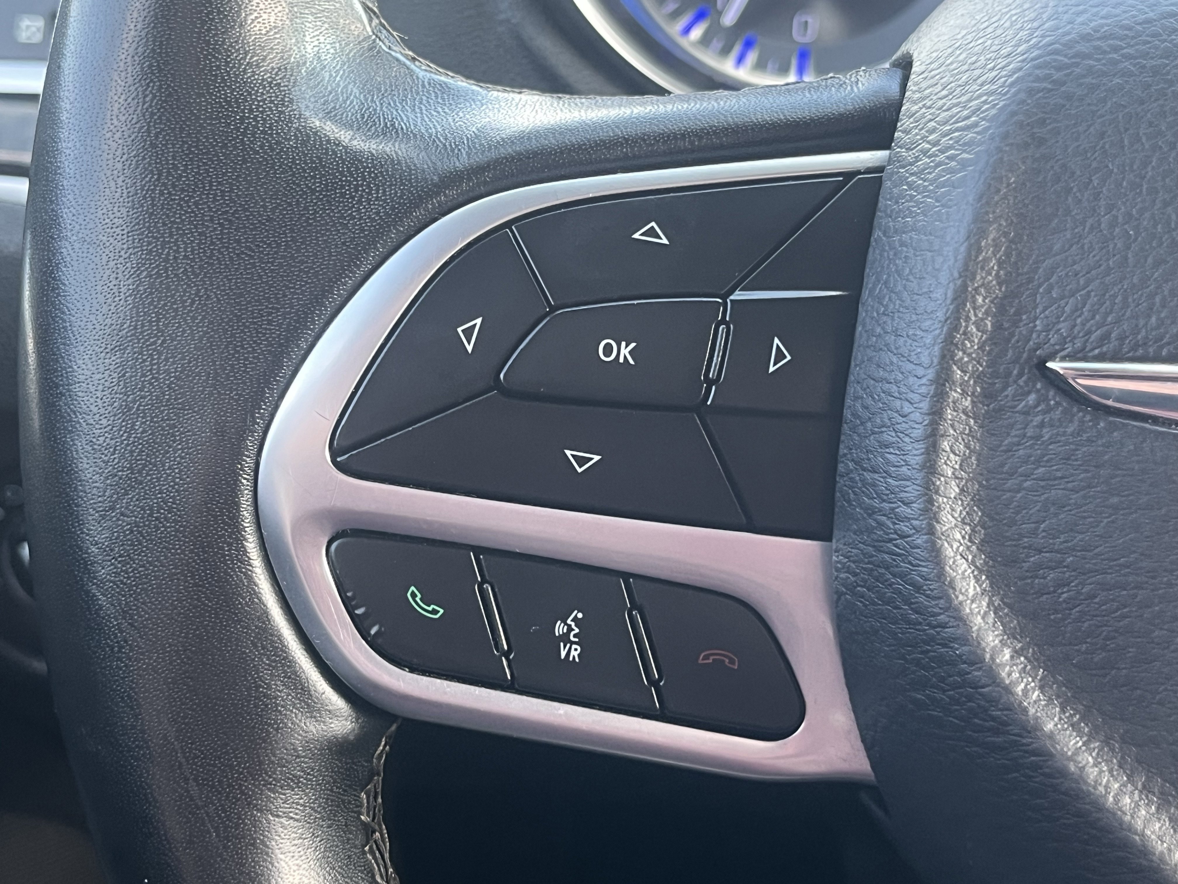 Used 2020 Chrysler 300 Limited RWD image 19