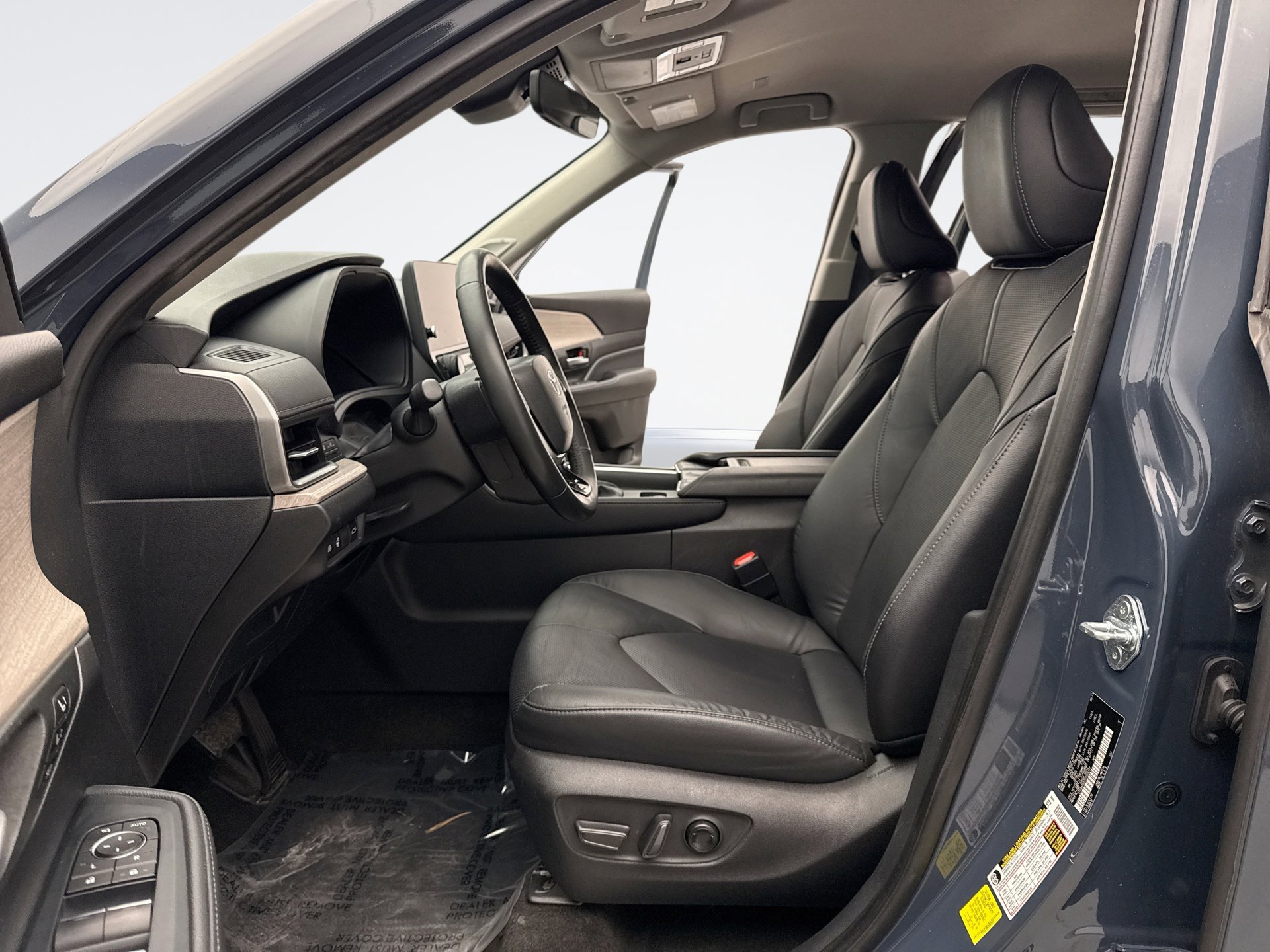 Used 2024 Toyota Grand Highlander AWD image 11