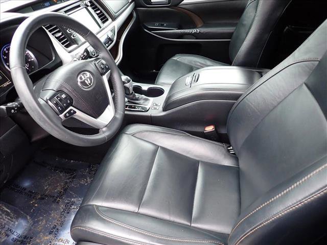 Used 2016 Toyota Highlander XLE image 12