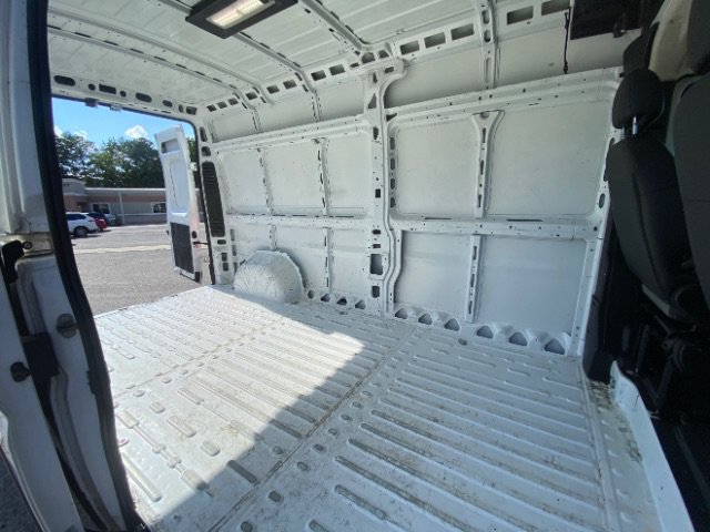 Used 2025 RAM ProMaster 2500 w/ Convenience Group FWD image 9