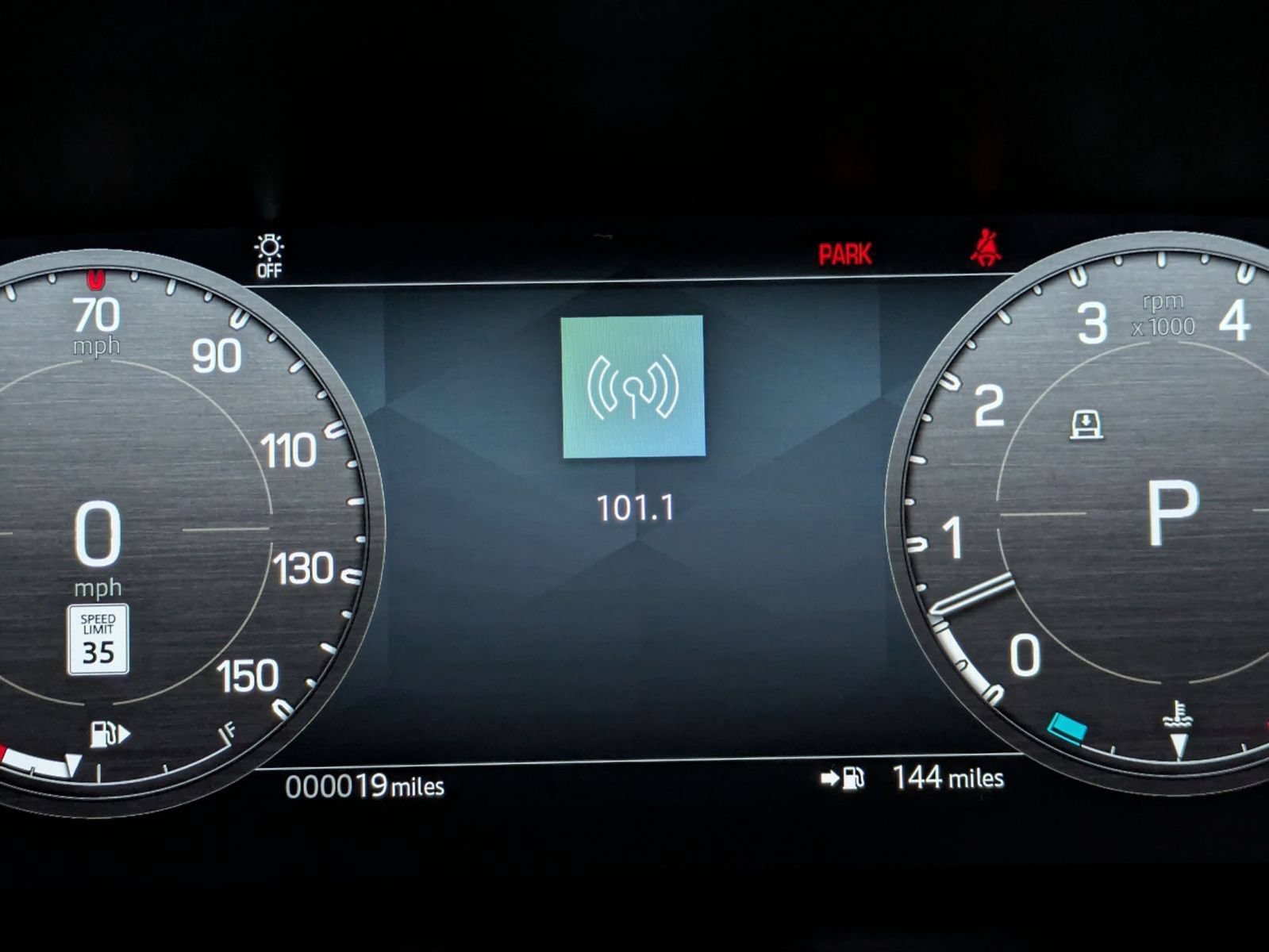 New 2026 Land Rover Defender 110 X-Dynamic SE AWD/4WD image 33
