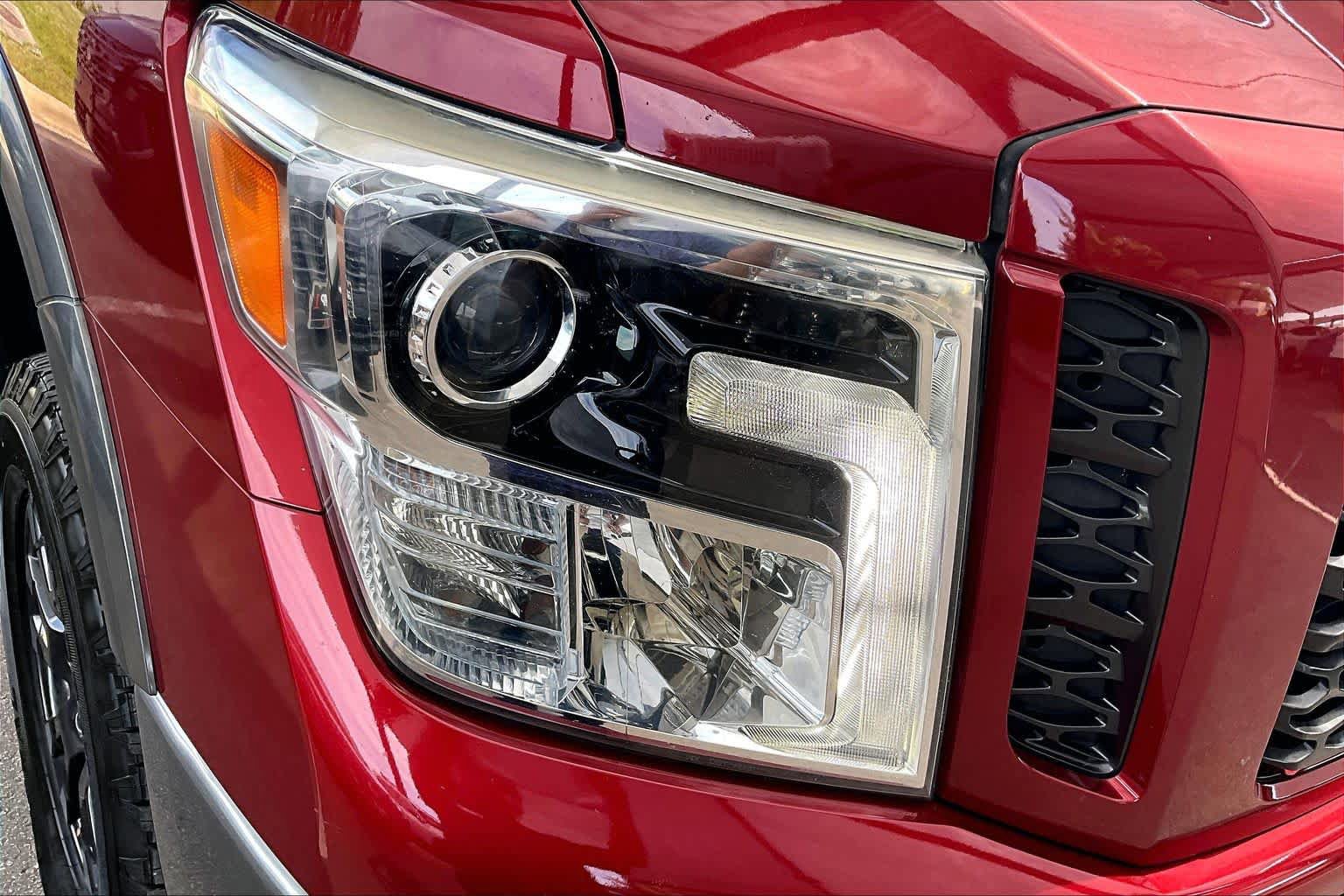 Used 2016 Nissan Titan PRO-4X AWD/4WD image 27