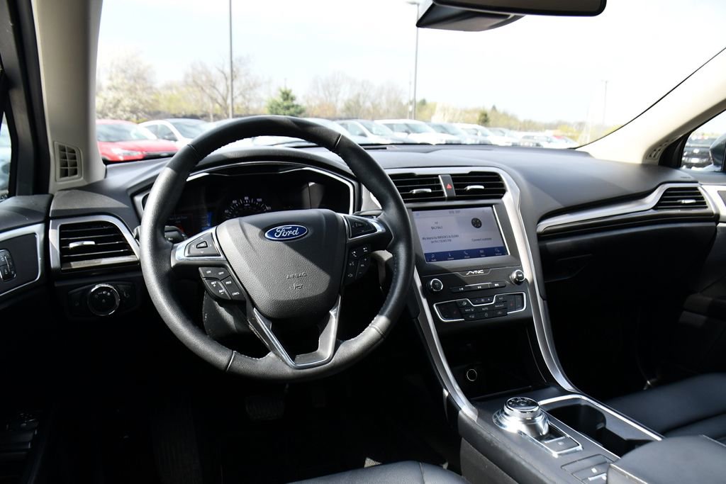 Used 2020 Ford Fusion SEL FWD image 12