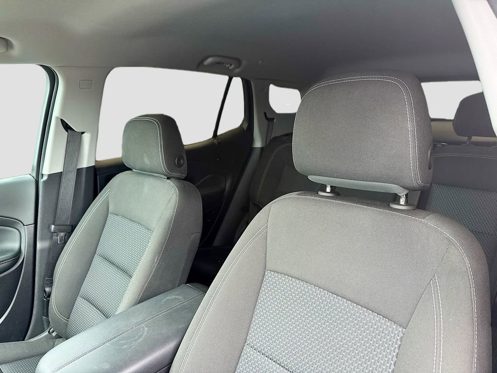Used 2024 GMC Terrain SLE w/ Driver Convenience Package FWD image 10