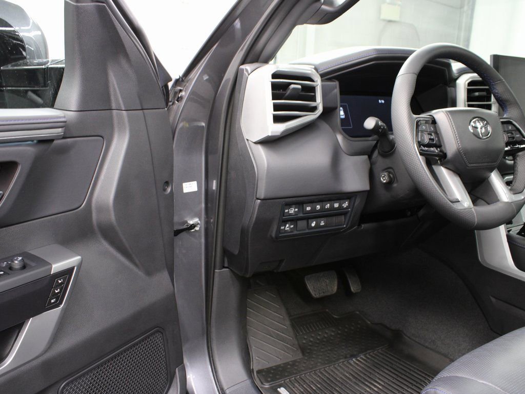 Used 2025 Toyota Sequoia Platinum image 52