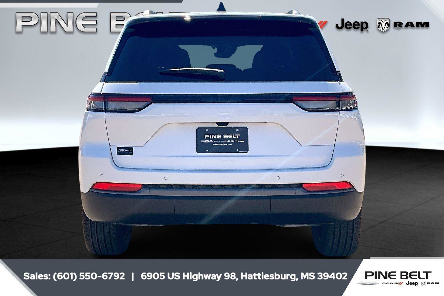 New 2026 Jeep Grand Cherokee Limited w/ Limited Altitude Package RWD image 4