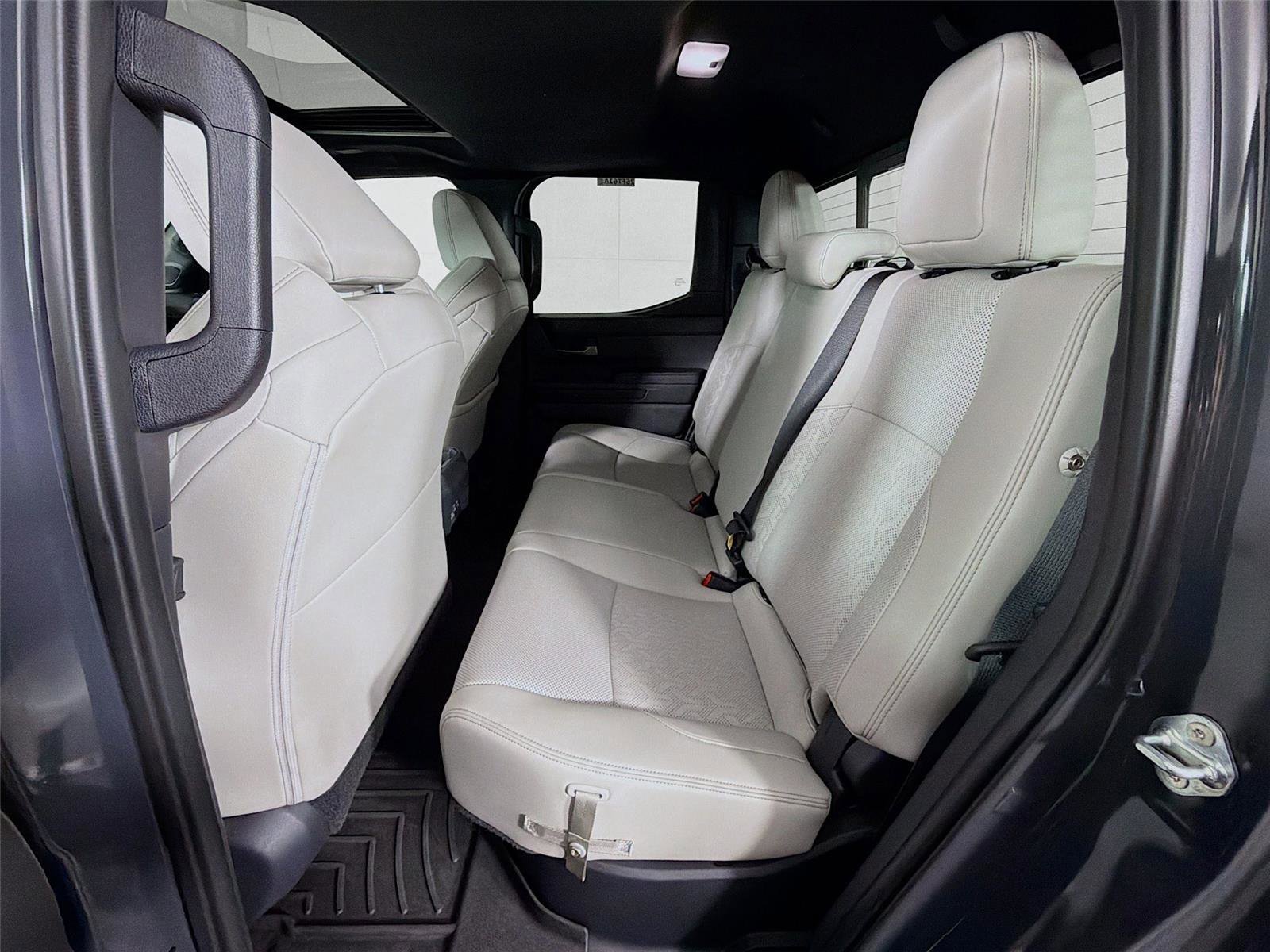 Used 2024 Toyota Tacoma Limited w/ Limited Package (LT) image 22