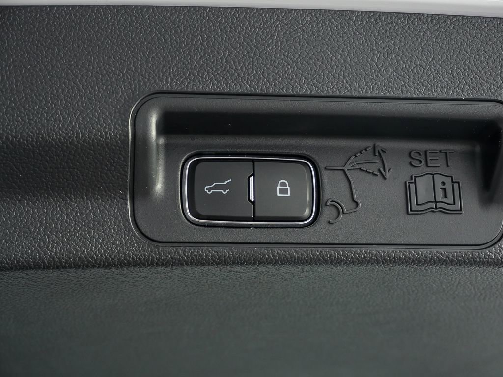 Used 2023 Ford Explorer XLT w/ Equipment Group 202A image 30