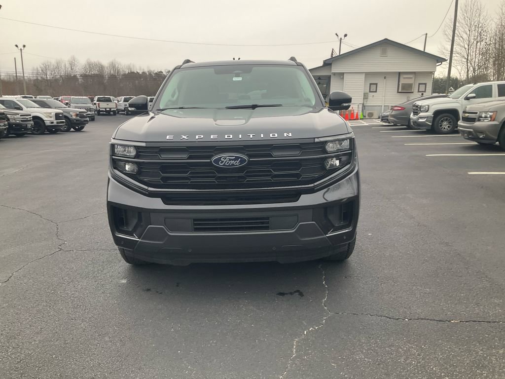 New 2026 Ford Expedition Active image 2
