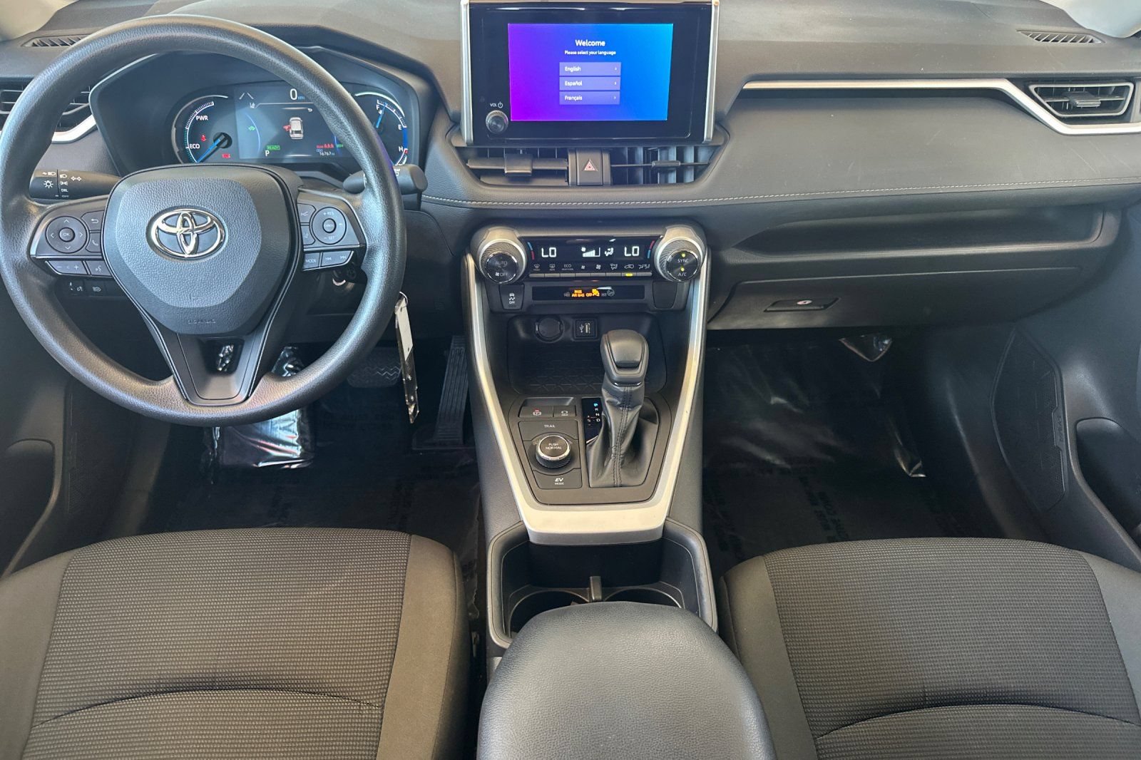 Used 2024 Toyota RAV4 LE AWD/4WD image 16
