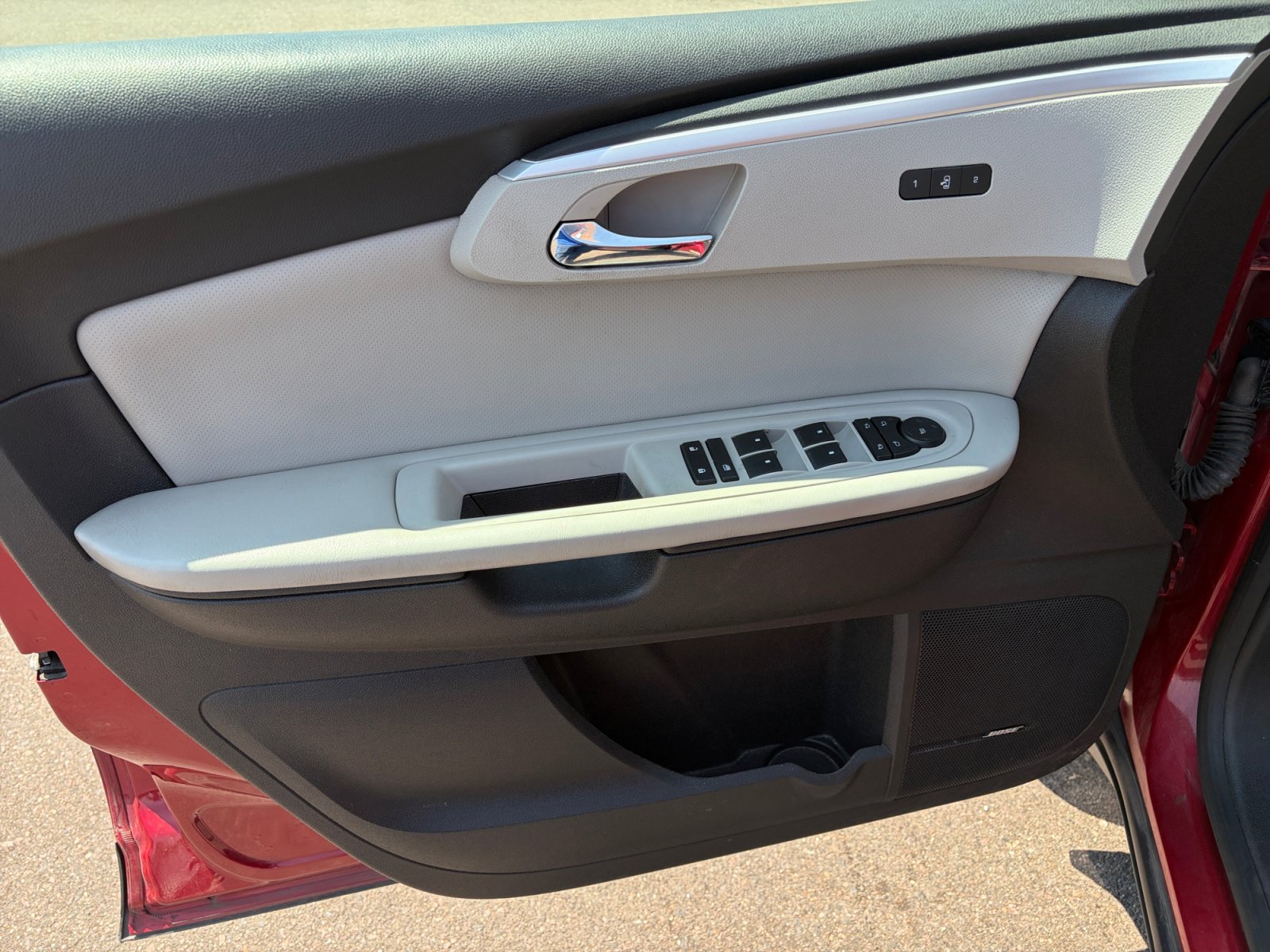 Used 2012 Chevrolet Traverse LTZ AWD/4WD image 12