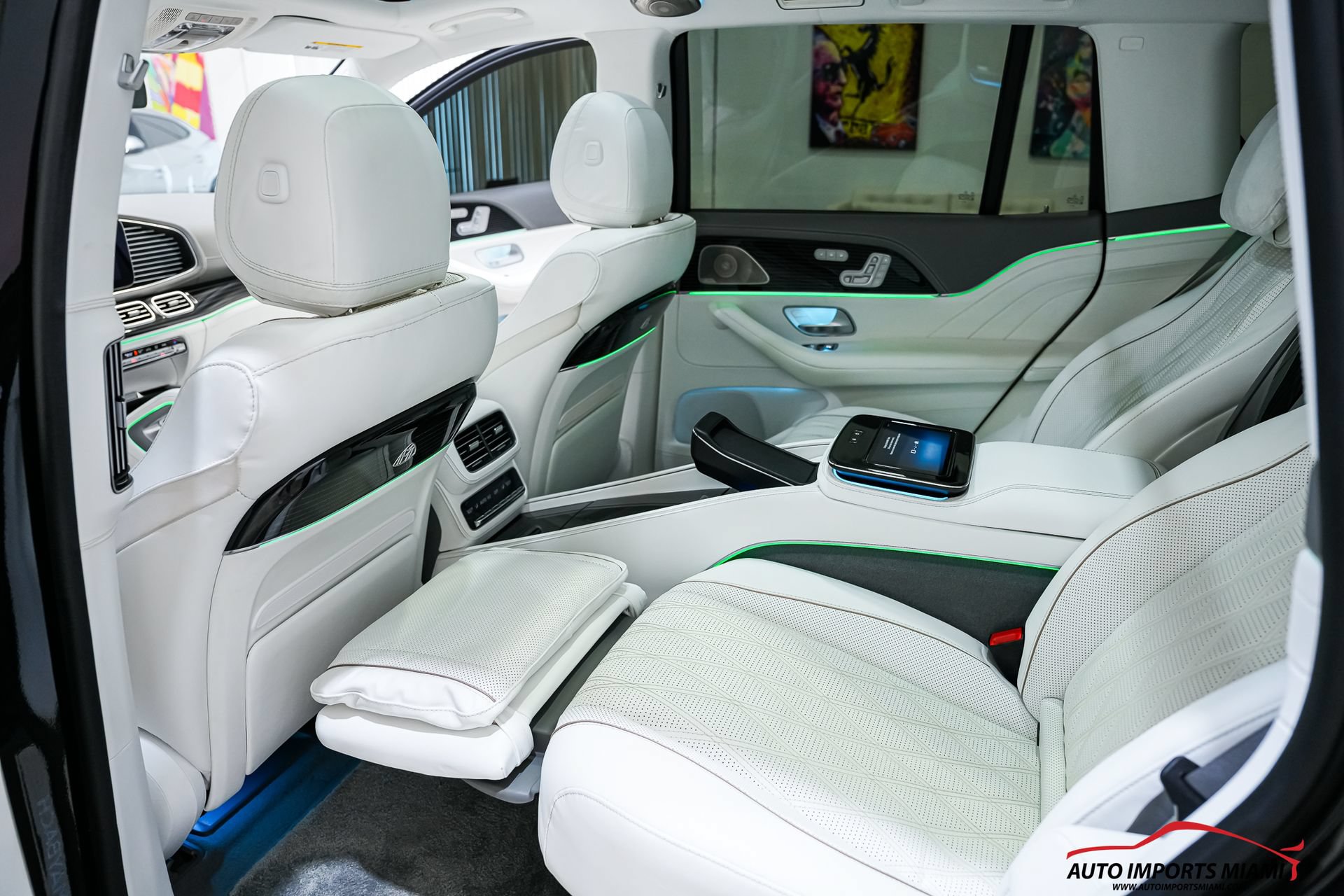 Used 2024 Mercedes-Benz Maybach GLS 600 4MATIC image 9