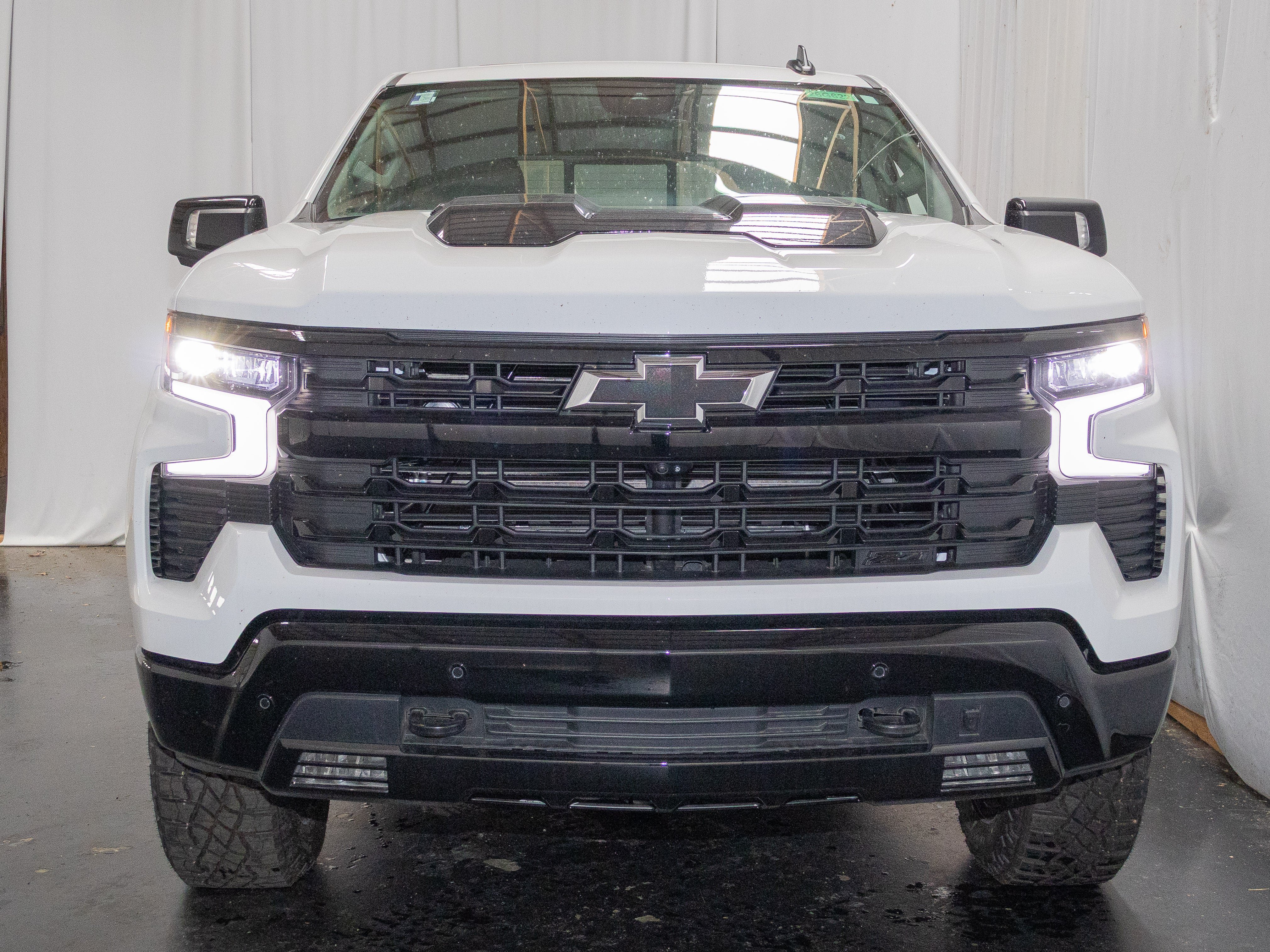 New 2026 Chevrolet Silverado 1500 LT Trail Boss w/ LT Trail Boss Premium Package AWD/4WD image 2