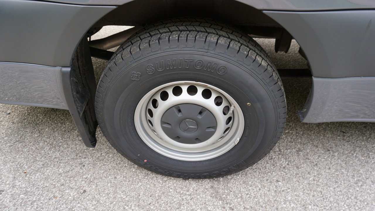 Used 2024 Mercedes-Benz Sprinter 2500 image 11