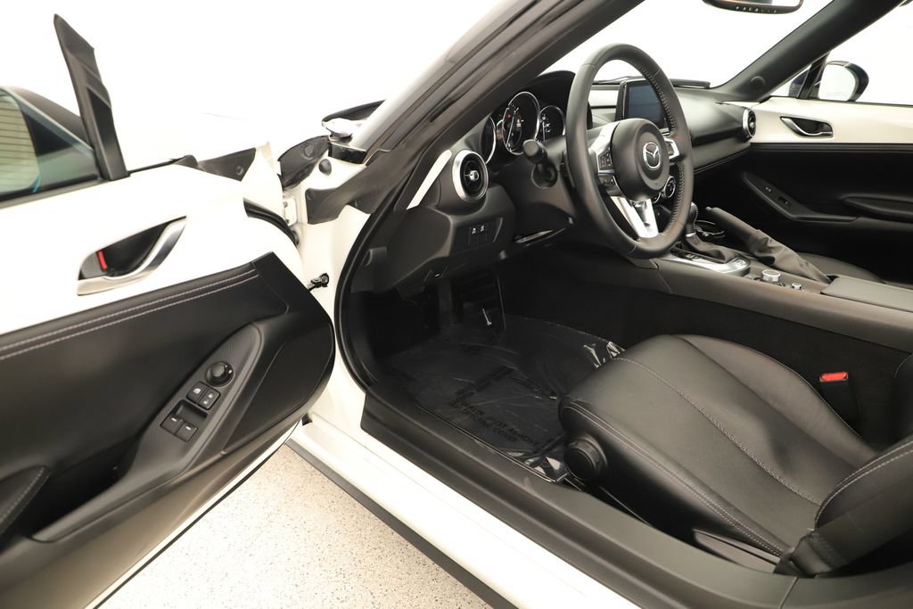 Used 2022 MAZDA MX-5 Miata Grand Touring w/ Weather Package RWD image 14