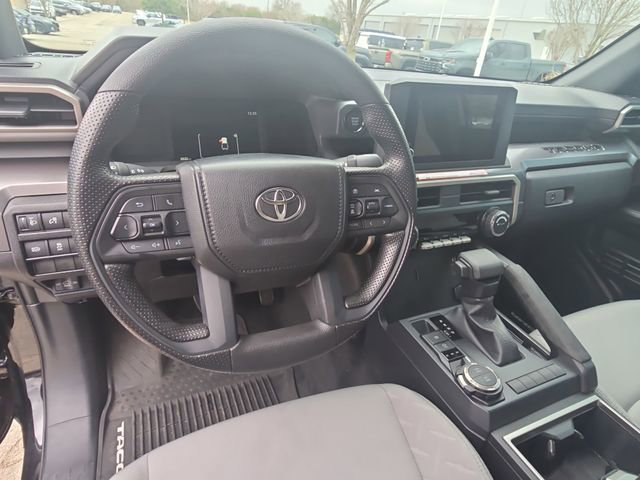 Used 2025 Toyota Tacoma SR5 image 15