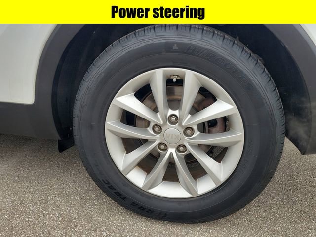 Used 2017 Kia Sorento LX image 7