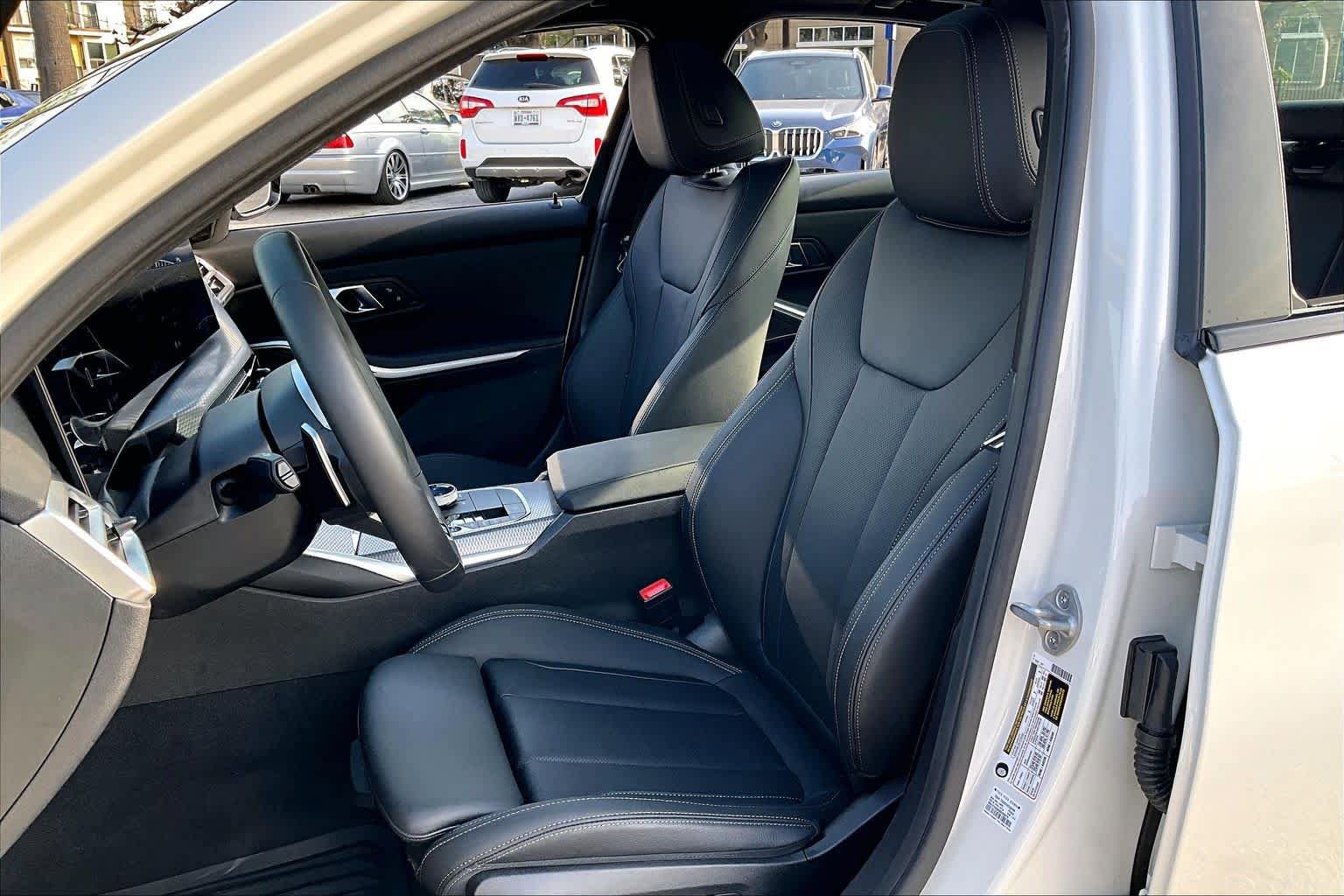 Used 2026 BMW 330i Sedan w/ M Sport Package RWD image 7