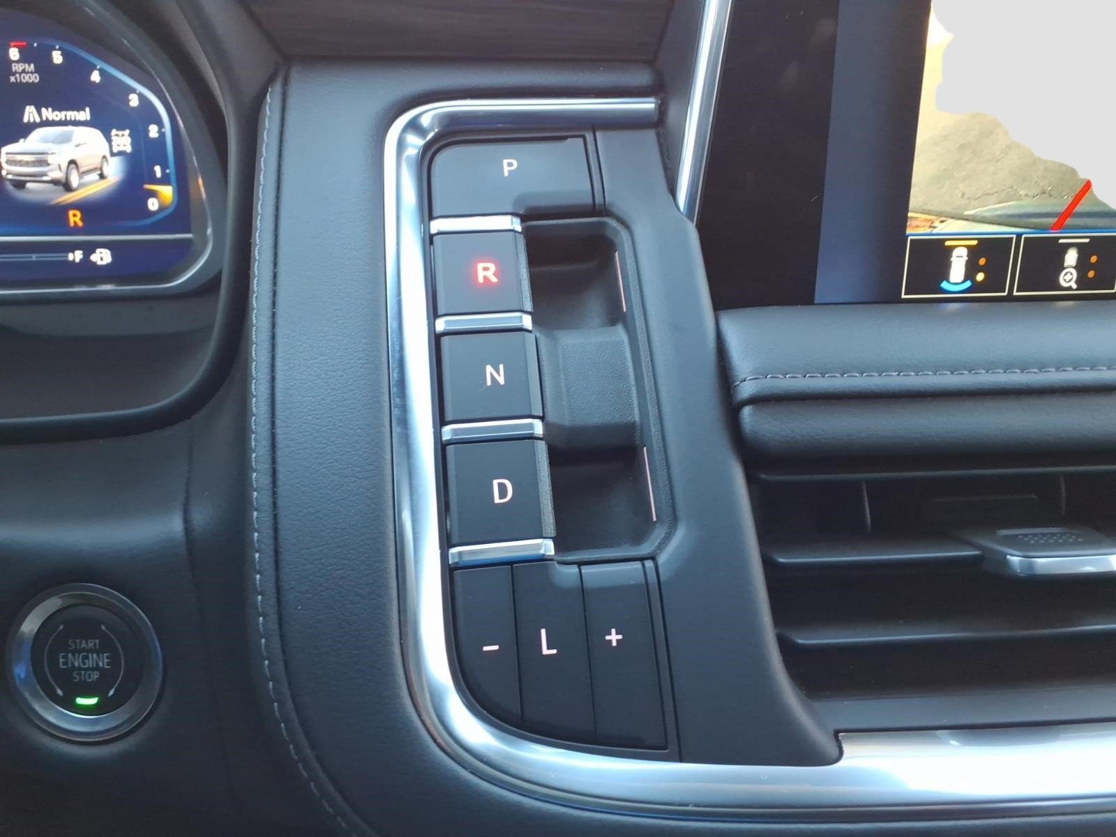 Used 2023 Chevrolet Tahoe Z71 w/ Luxury Package AWD/4WD image 21