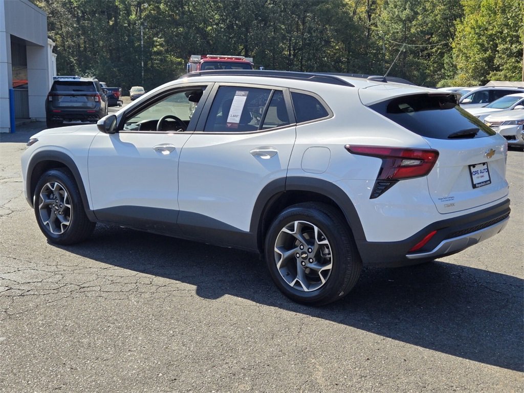 Used 2024 Chevrolet Trax LT image 5