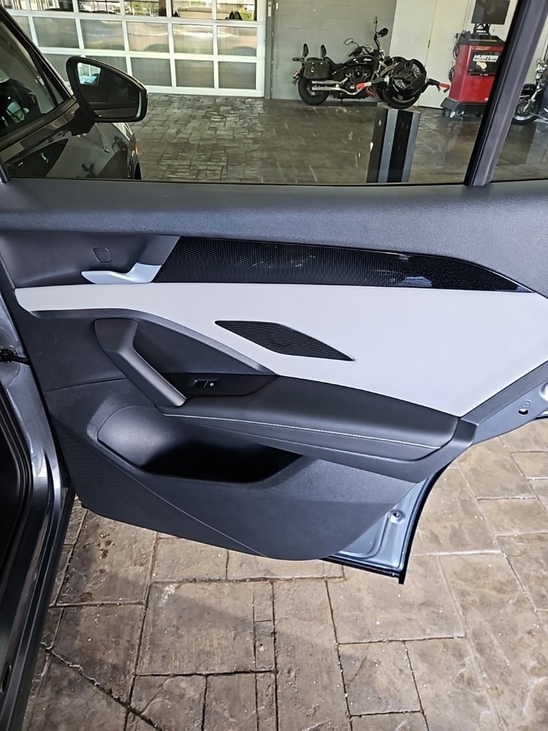 New 2026 Volkswagen Tiguan SE R-Line image 15