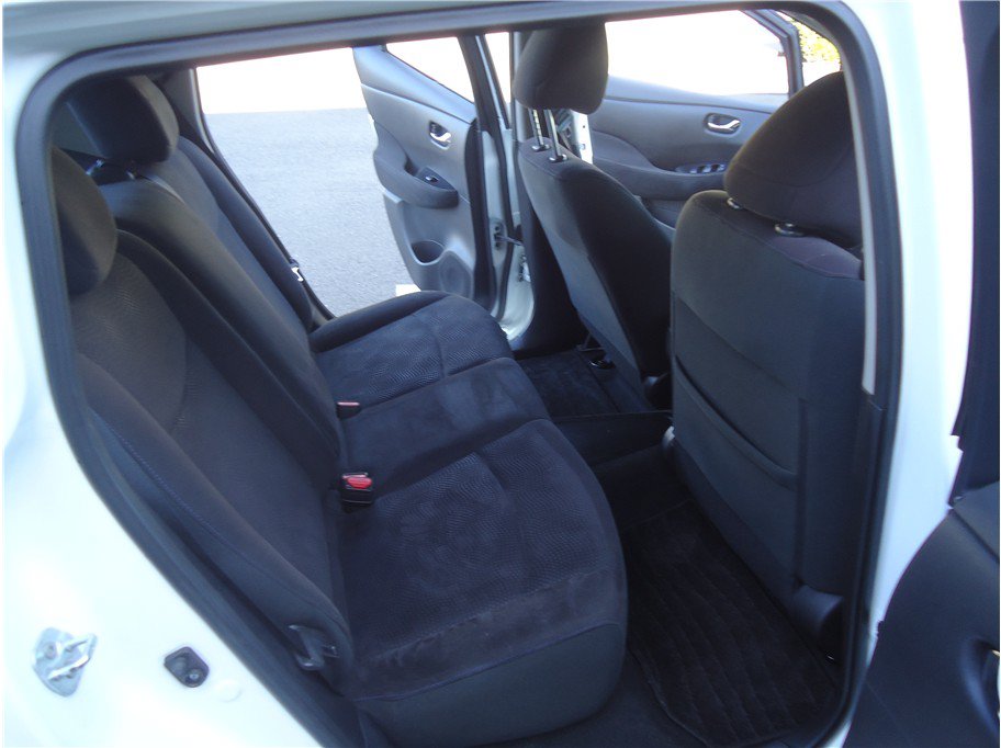 Used 2016 Nissan Leaf SV w/ Premium Package FWD image 15