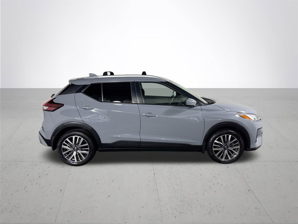 Used 2023 Nissan Kicks SV image 5