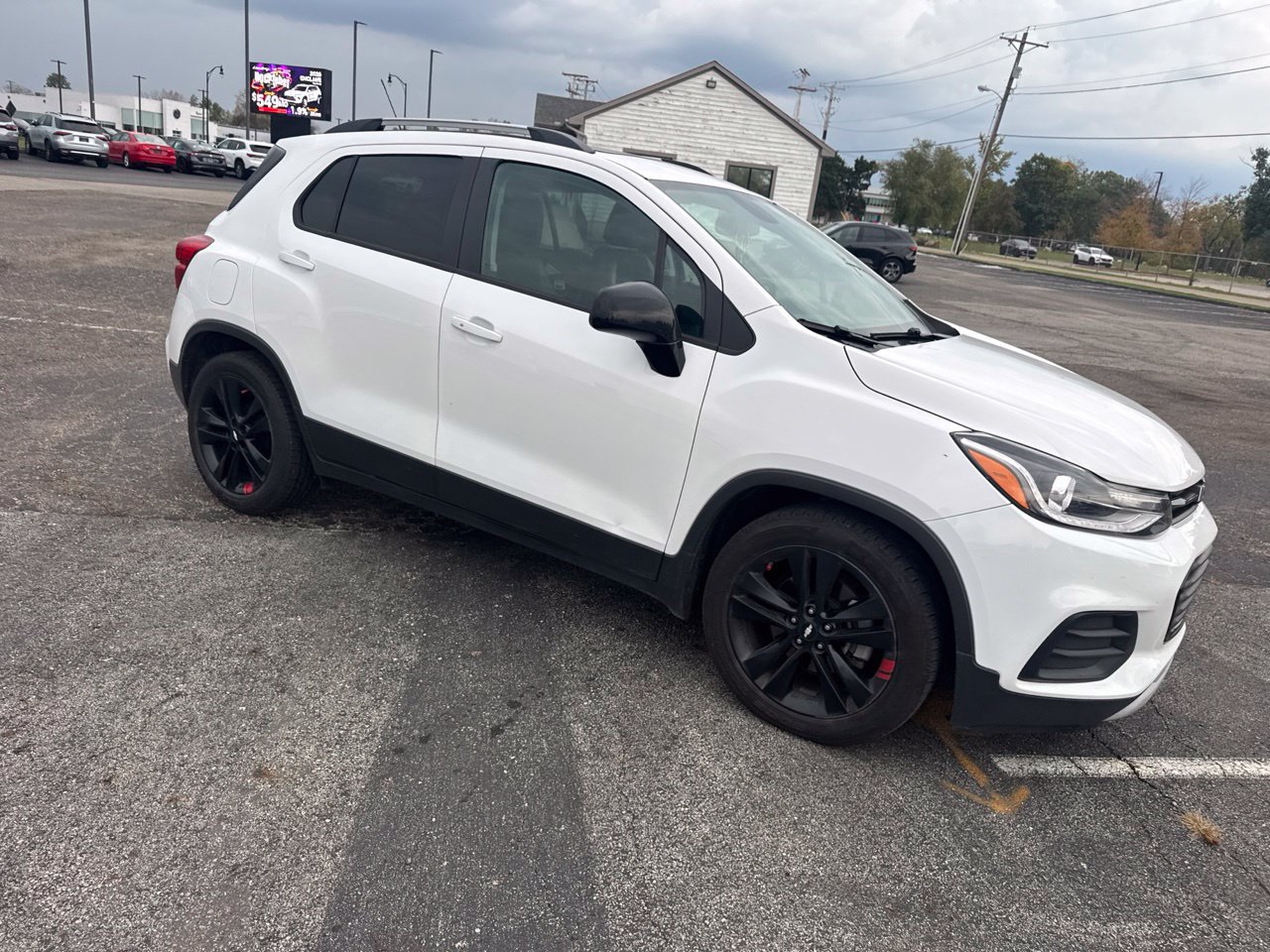Used 2020 Chevrolet Trax LT w/ Sun & Sound Package FWD image 9