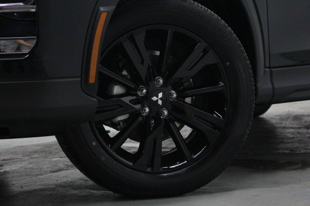 New 2026 Mitsubishi Eclipse Cross LE AWD/4WD image 3