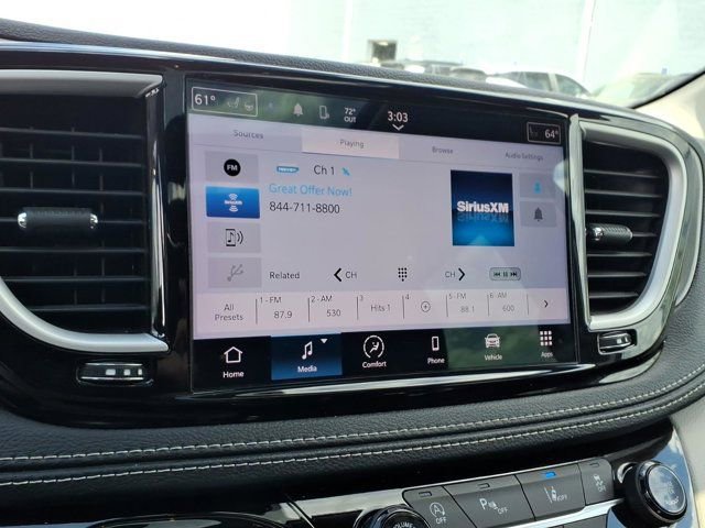 Used 2023 Chrysler Pacifica Touring-L FWD image 10