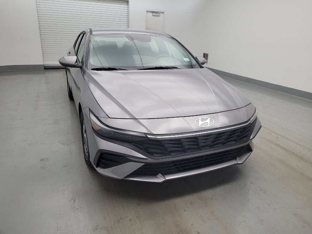 Used 2025 Hyundai Elantra SE FWD image 14