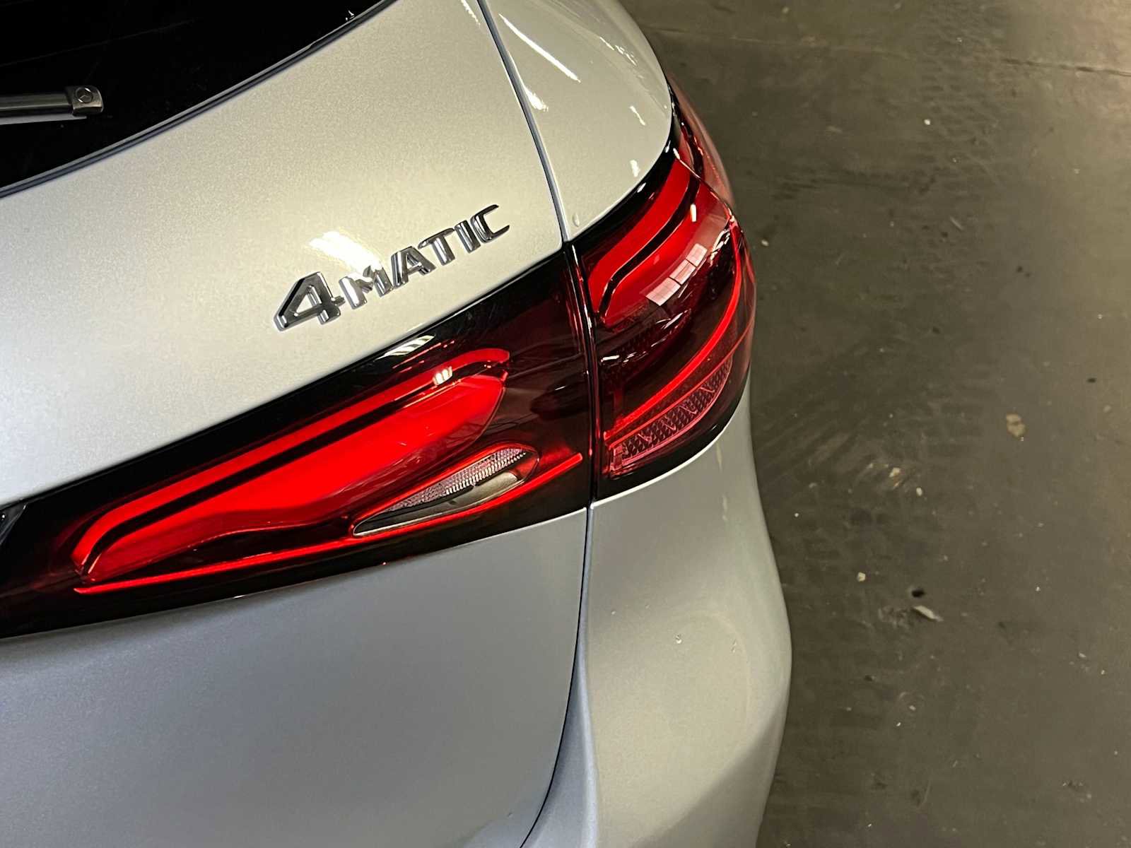 Used 2025 Mercedes-Benz GLC 300 4MATIC image 15