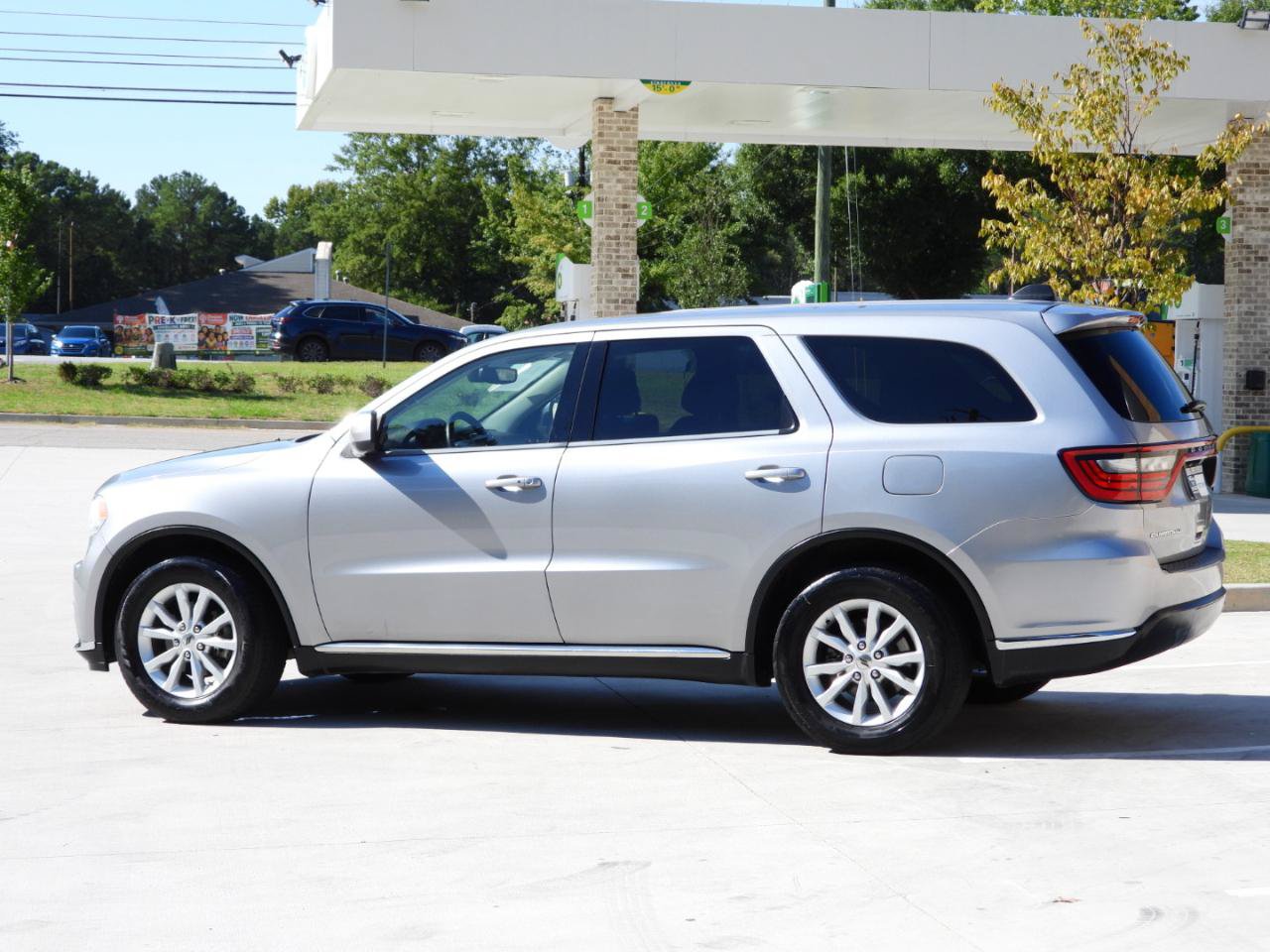 Used 2018 Dodge Durango SXT w/ 3rd Row Seating Group RWD image 26
