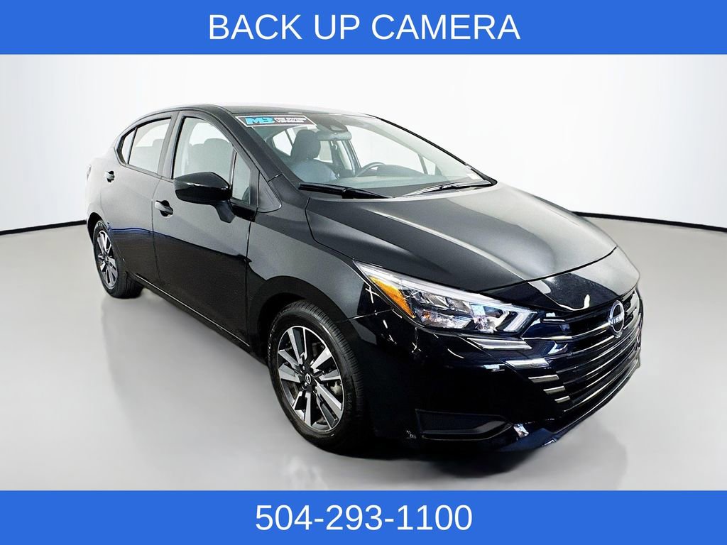 Used 2025 Nissan Versa SV image 3