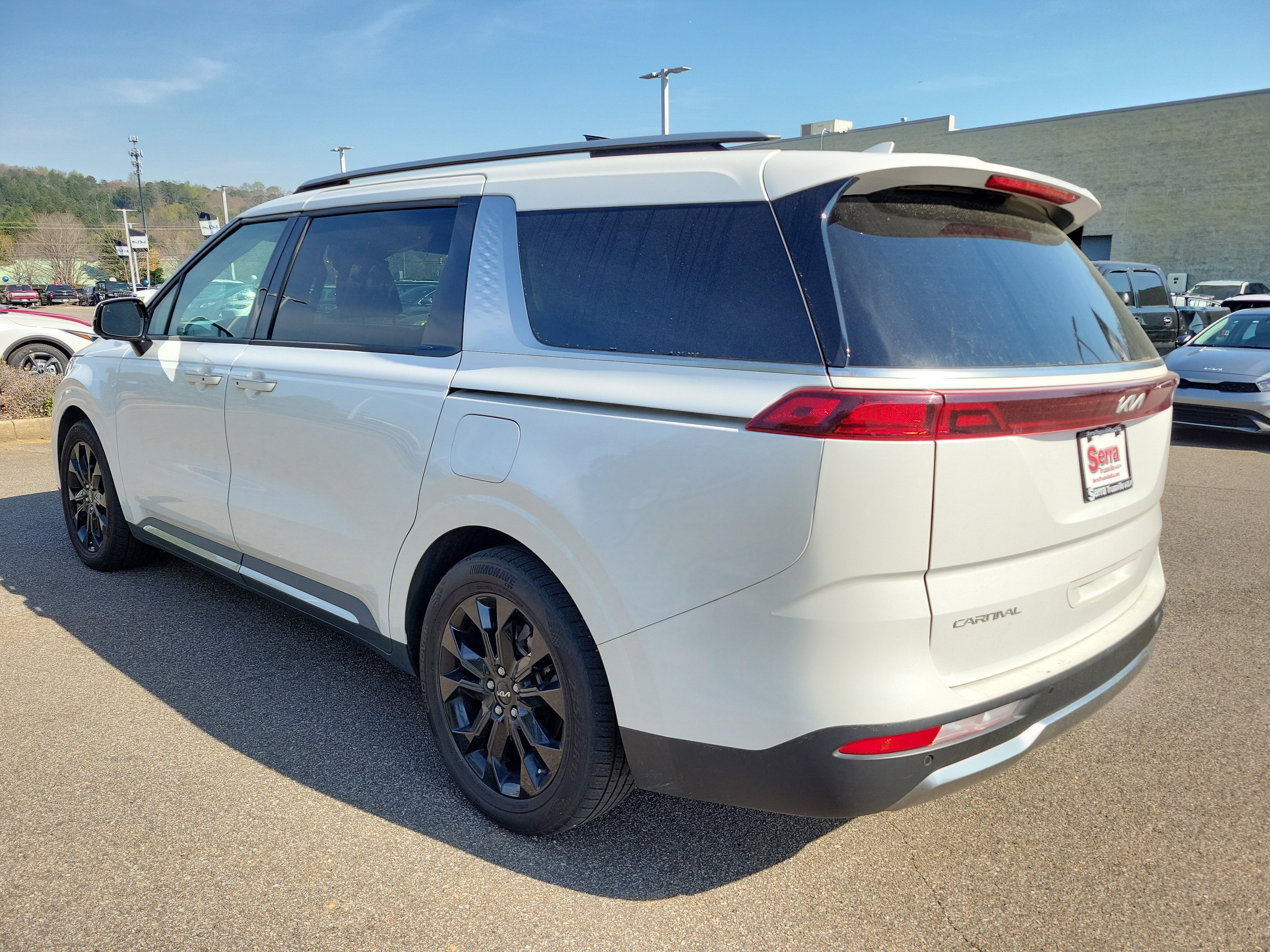 Used 2023 Kia Carnival SX image 23