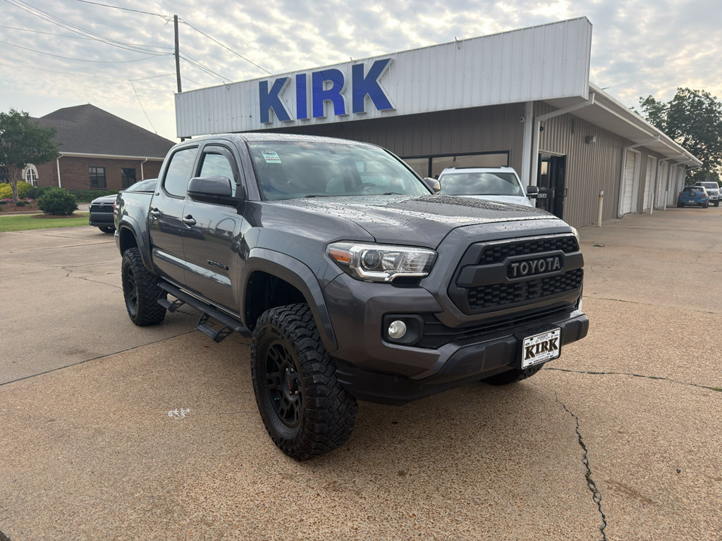 Used 2016 Toyota Tacoma SR5 w/ SR5 Appearance Package (SN) AWD/4WD image 7
