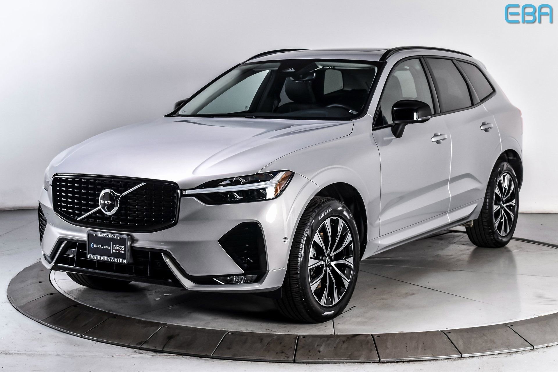Used 2025 Volvo XC60 B5 Plus AWD/4WD image 2