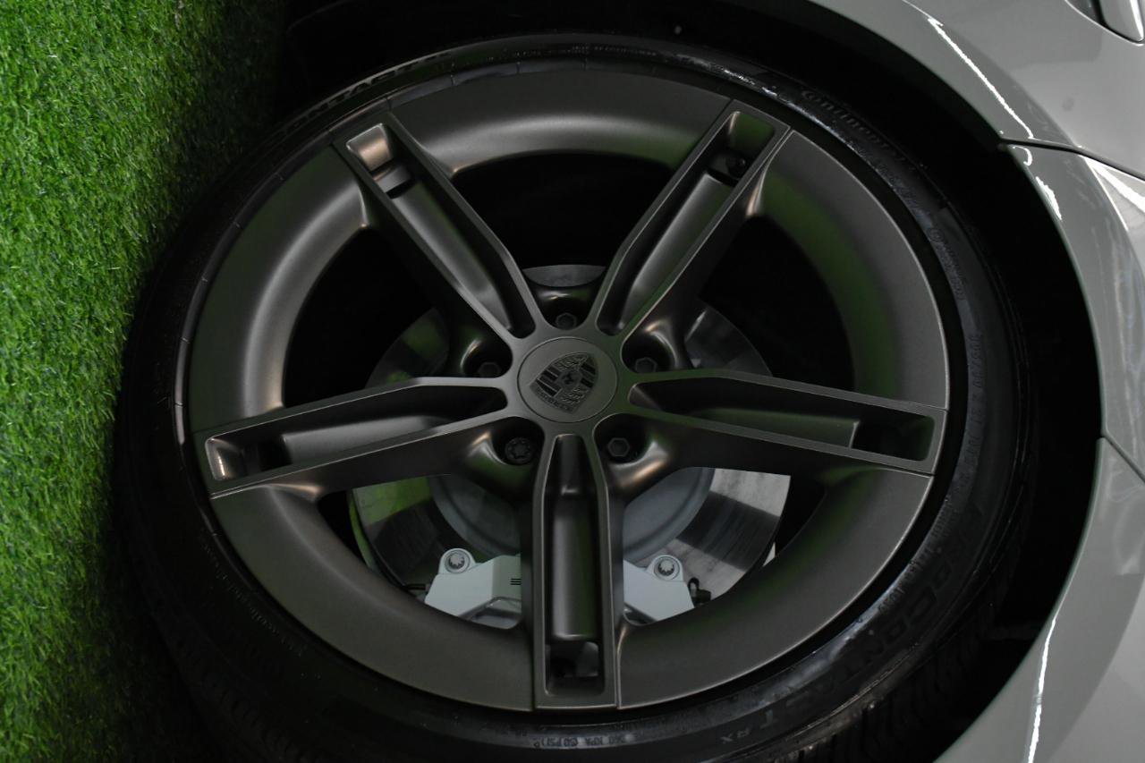 Used 2025 Porsche Taycan Turbo image 12