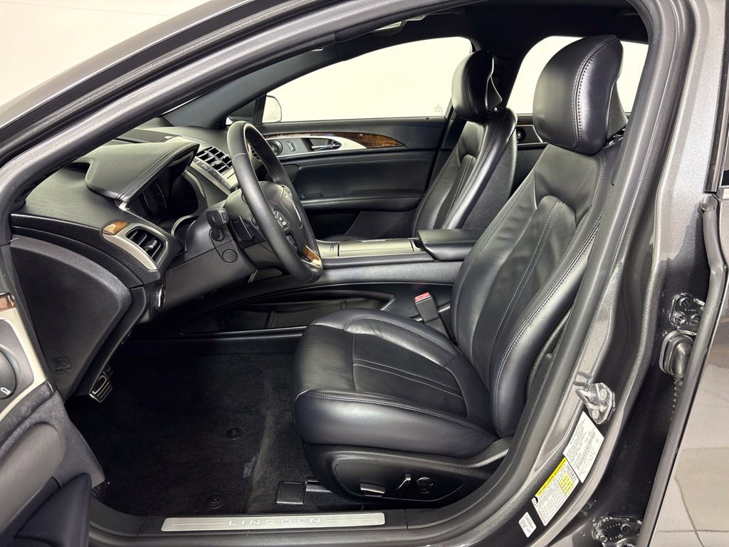 Used 2018 Lincoln MKZ Reserve w/ Technology Package FWD image 14