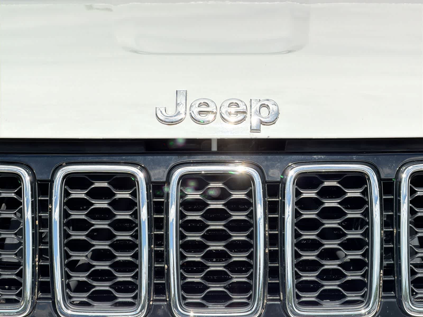 Used 2020 Jeep Grand Cherokee Limited AWD/4WD image 12