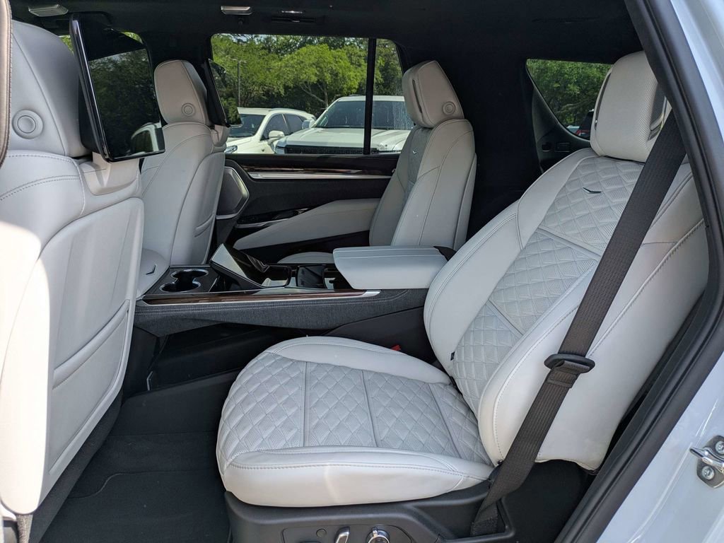 New 2026 Cadillac Escalade Platinum Sport AWD/4WD image 15