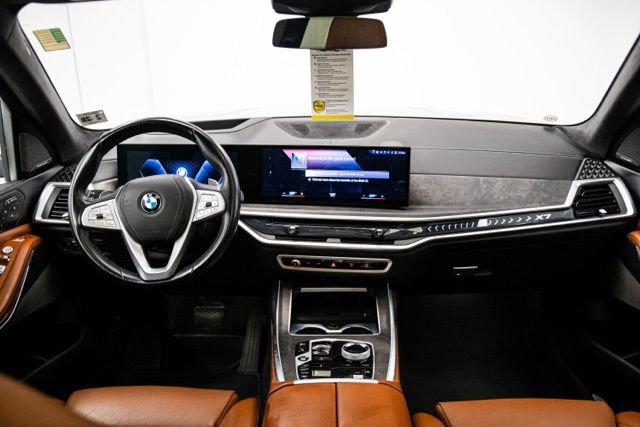 Used 2023 BMW X7 xDrive40i w/ Executive Package AWD/4WD image 17