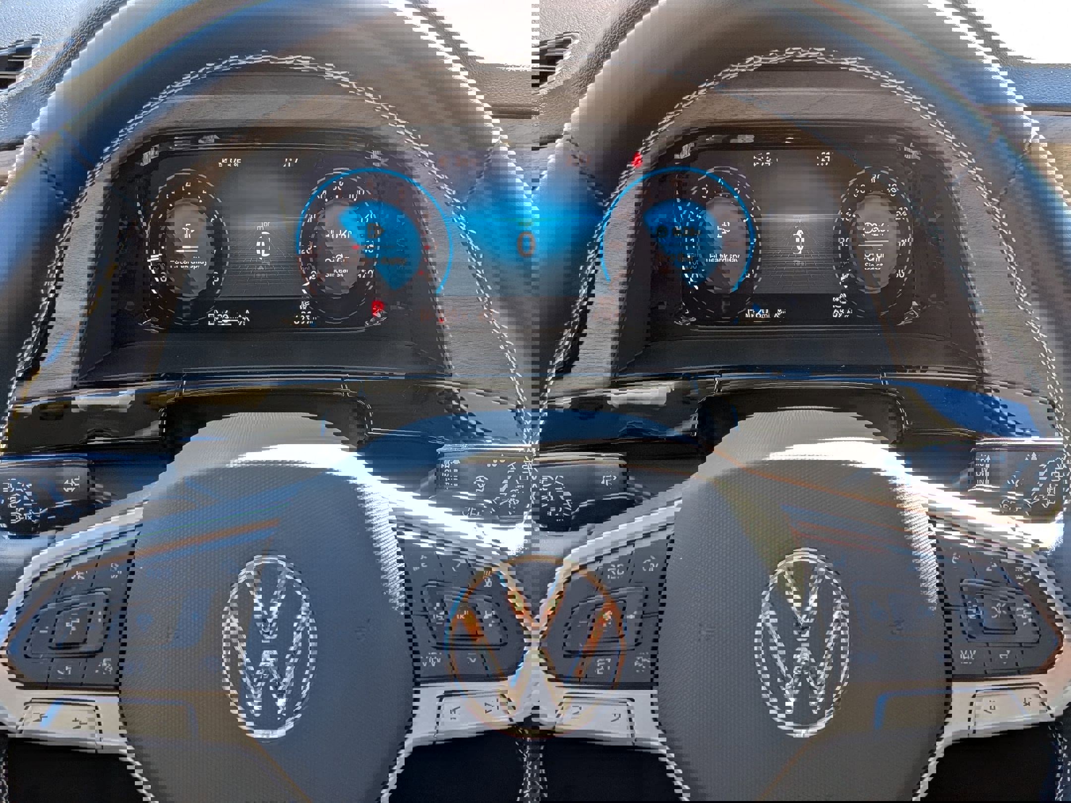 Used 2025 Volkswagen Atlas SE image 20