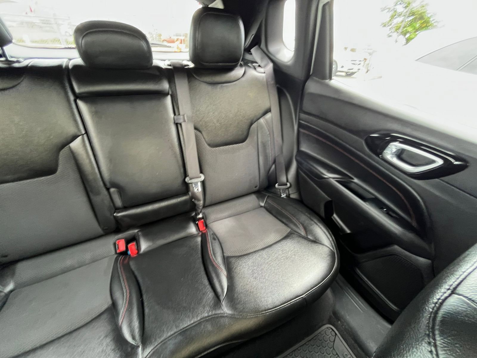 Used 2025 Jeep Compass Trailhawk AWD/4WD image 37