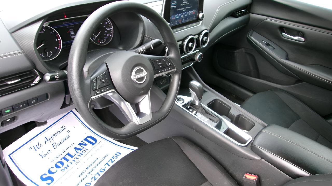 Used 2025 Nissan Sentra SV FWD image 12