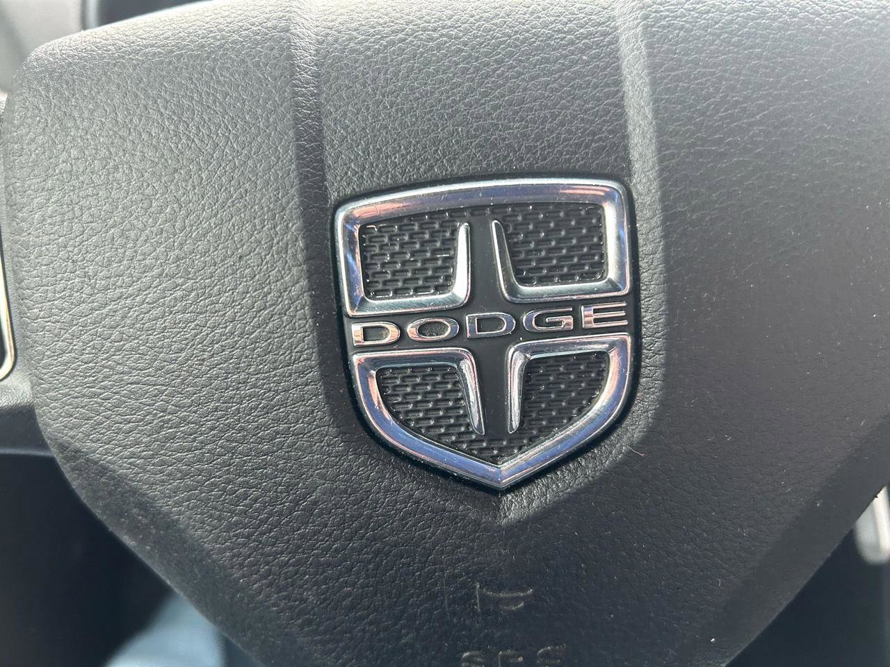 Used 2012 Dodge Avenger SE FWD image 20