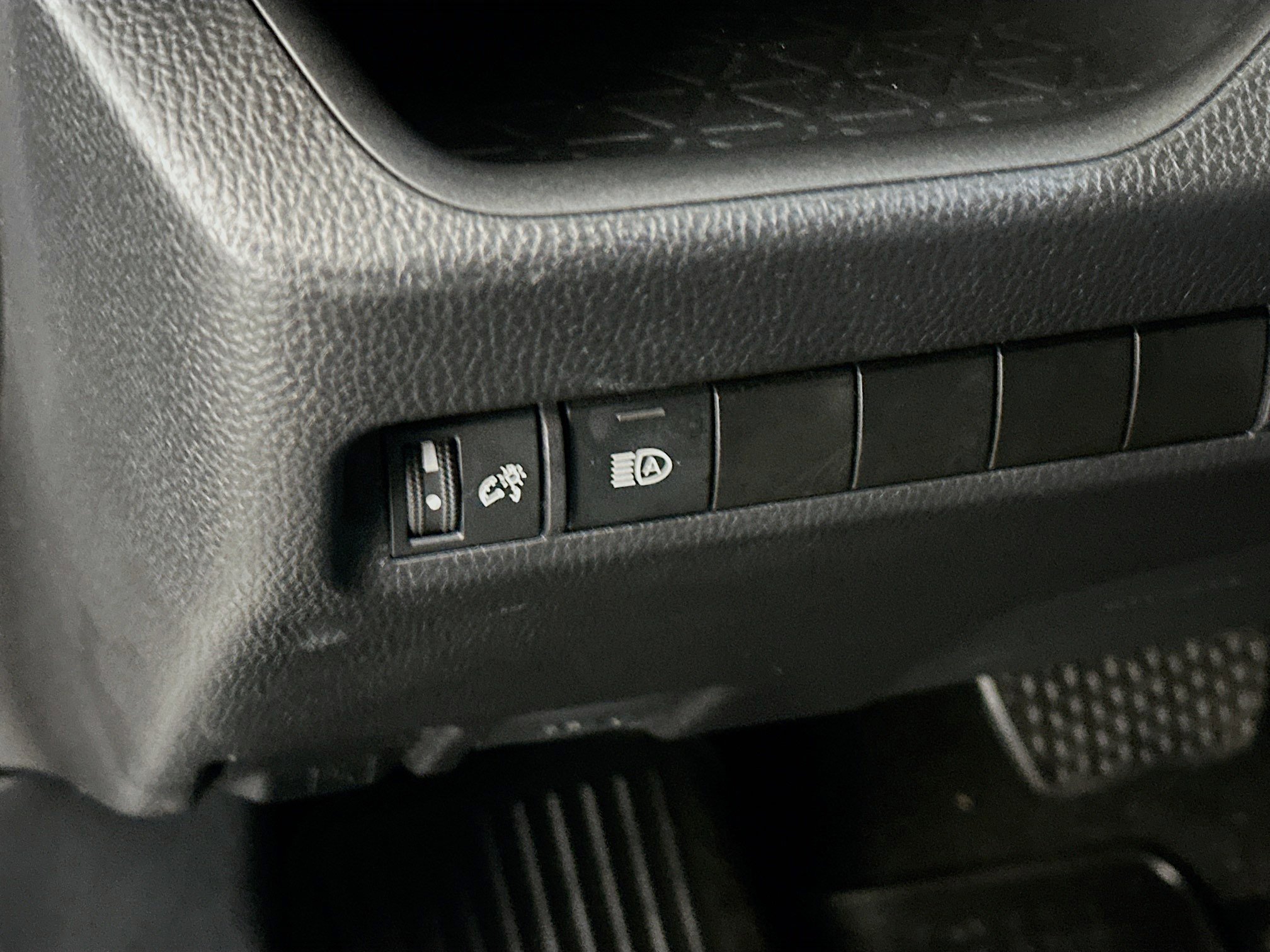 Used 2024 Toyota RAV4 XLE image 17