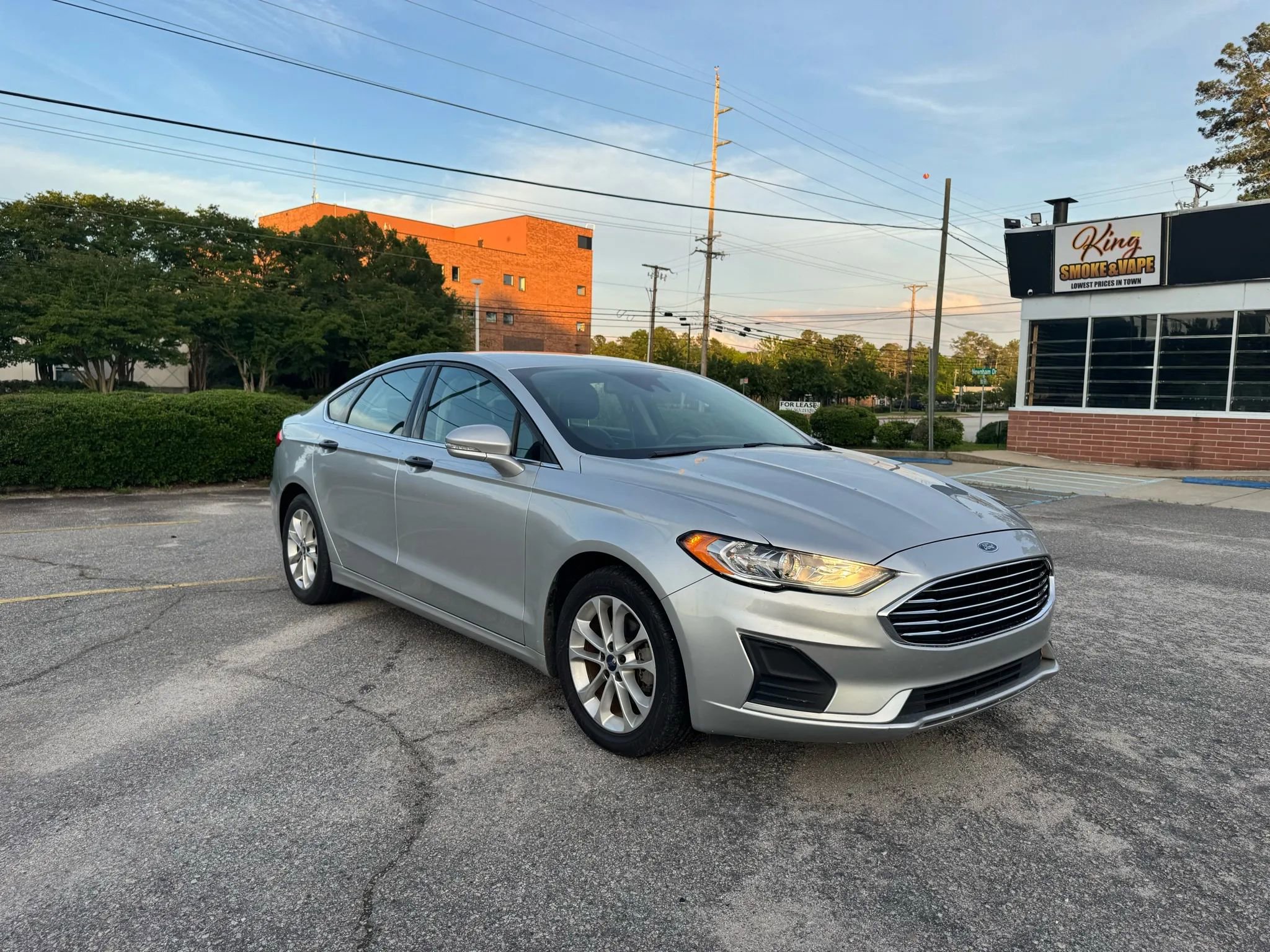 Used 2019 Ford Fusion SE FWD image 7